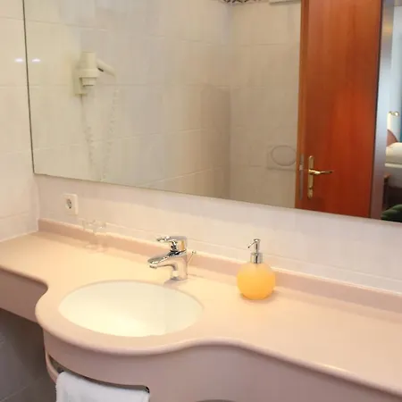 Sonne 2* 라인펠덴에흐터딘겐