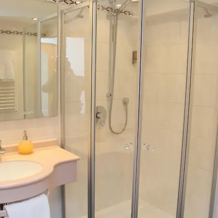 Sonne 2* 라인펠덴에흐터딘겐