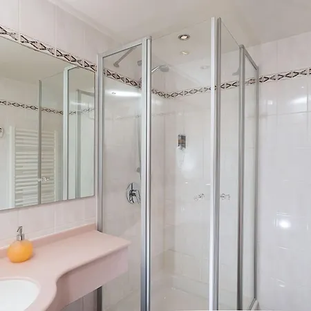 Sonne 2* 라인펠덴에흐터딘겐